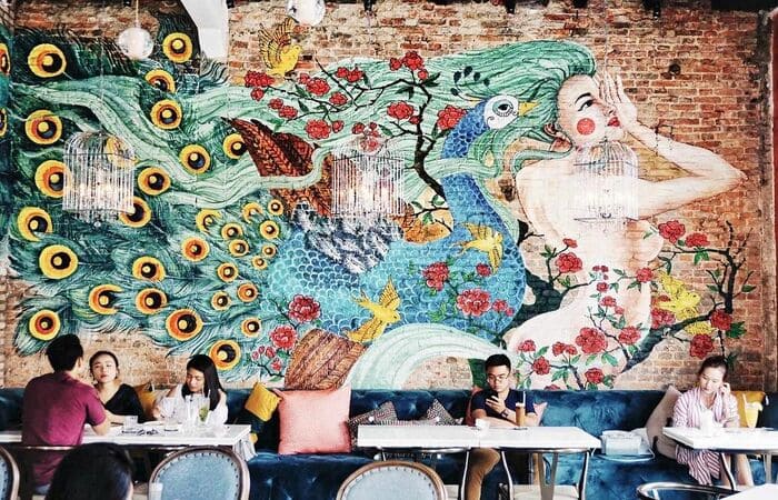 Nu Bistro sở hữu những bức tranh tường tuyệt đẹp