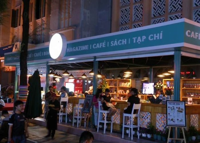 Khung cảnh dịu êm của Đẹp cafe vào buổi tối